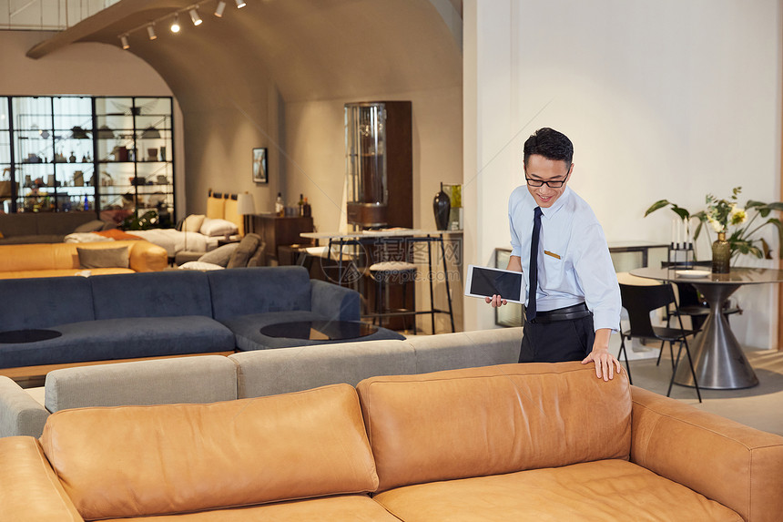 塑造專業(yè)溫馨的家具店銷售形象，助力家居用品銷售增長